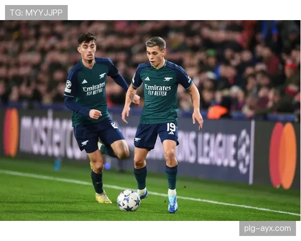 特罗萨德在阿森纳体系中的战术角色与无球跑位解析